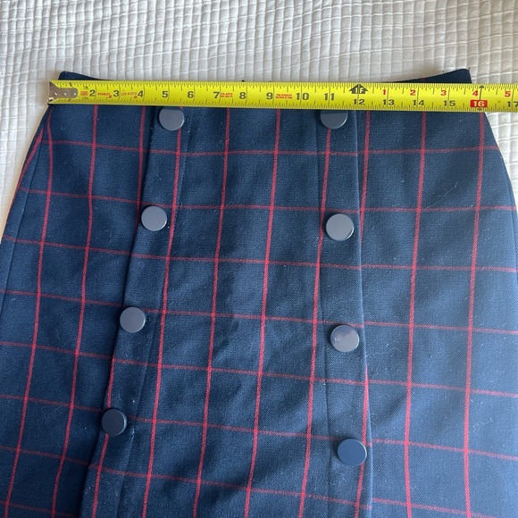 Navy and red plaid skirt - Picture 2 of 6